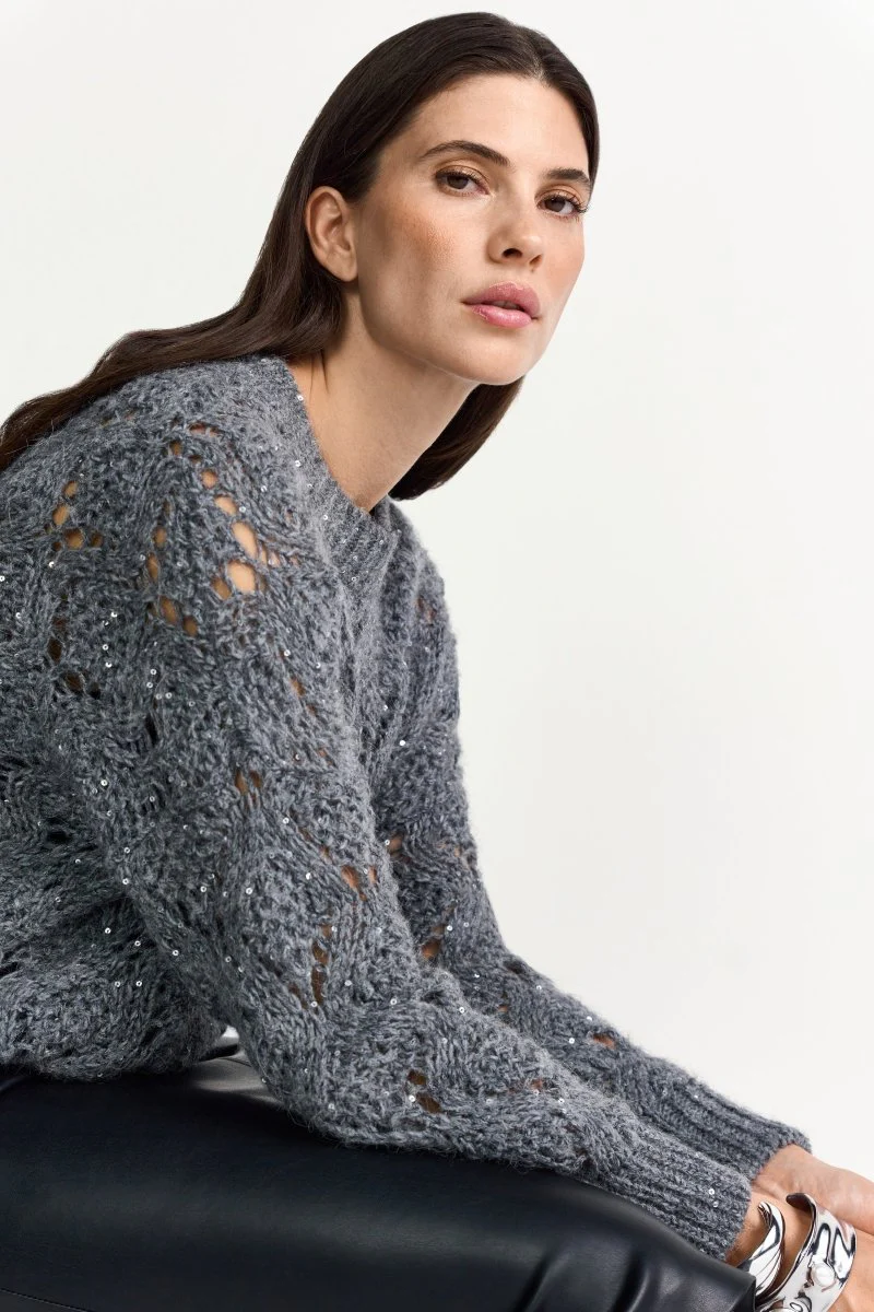 Strickpullover im Lochmuster