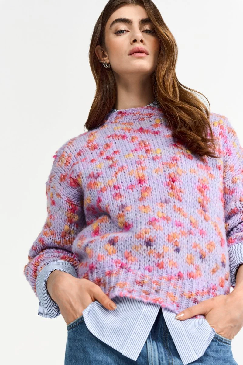 Bunter Bouclé-Strickpullover