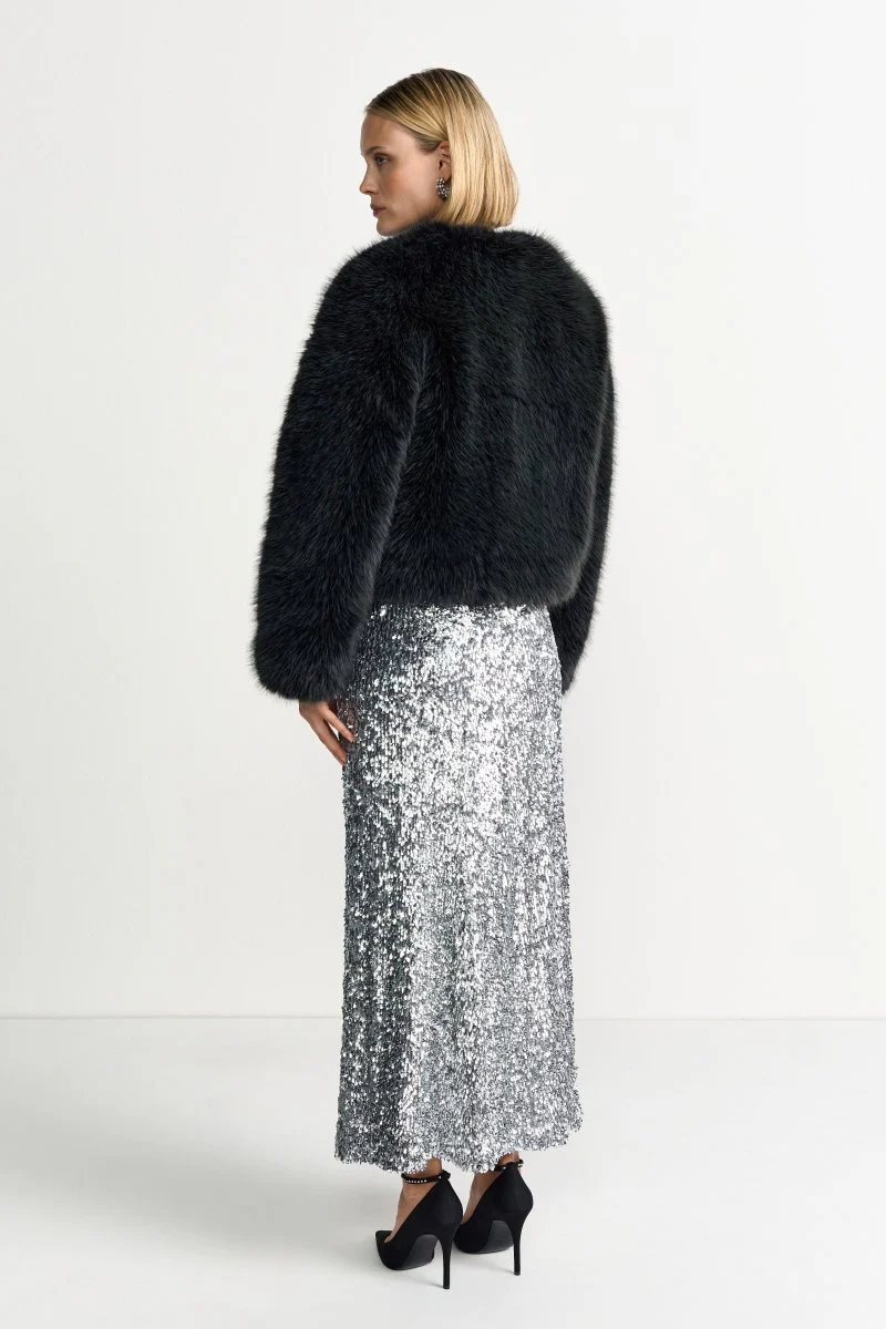 Schwarze Faux-Fur-Jacke - Image 4