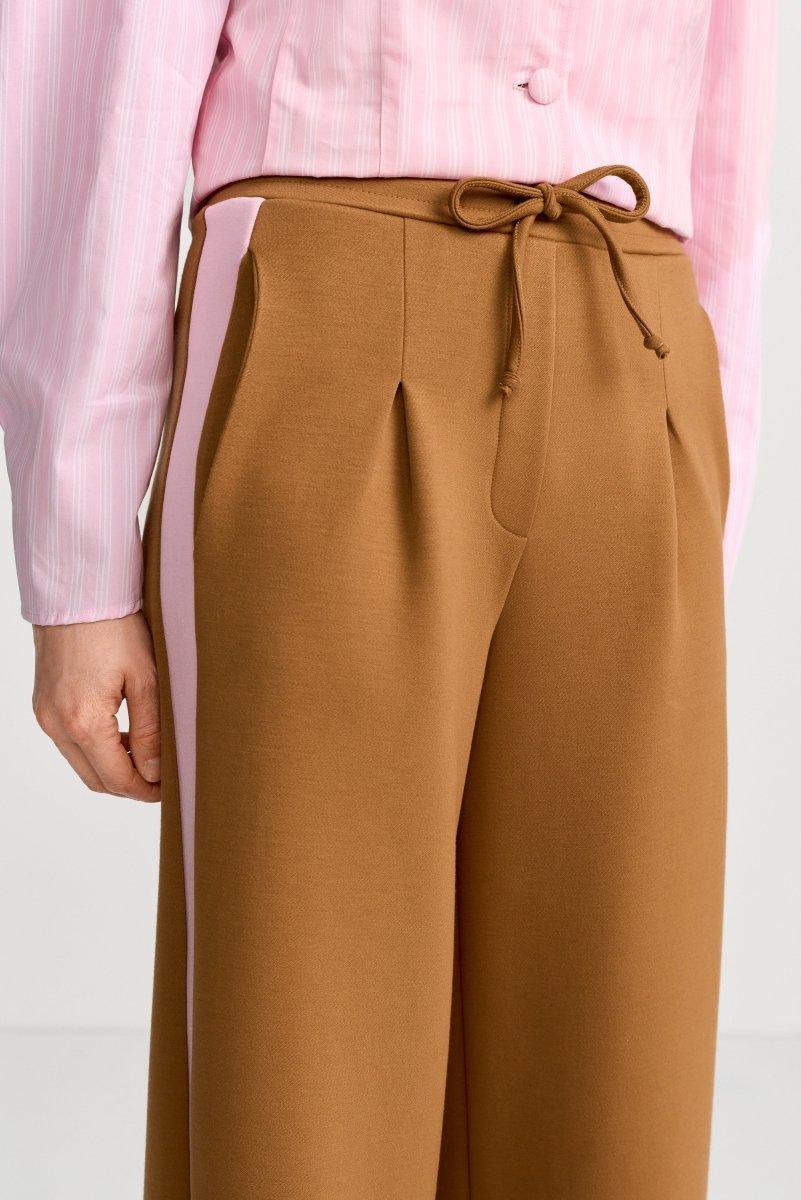 Weite Hose mit Seitenstreifen - Image 2