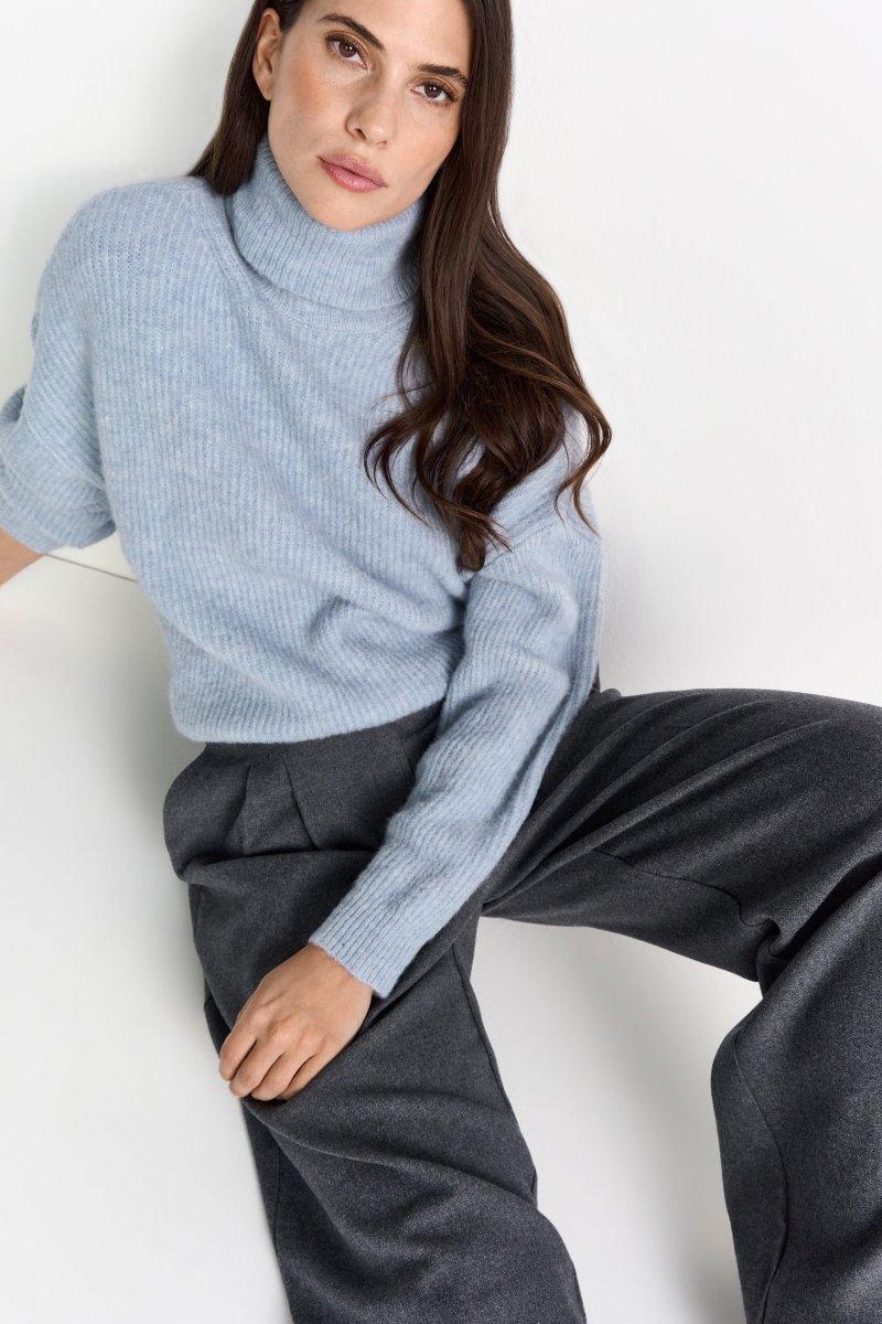 Oversize-Strickpullover mit Rollkragen - Image 16