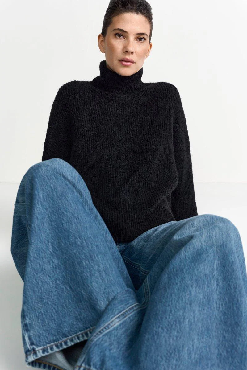 Oversize-Strickpullover mit Rollkragen - Image 8